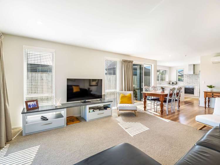 72 Sunline Avenue Lincoln_10