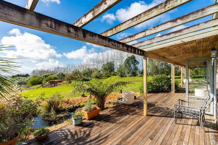 212 Staniforth Road Kaiwaka_12