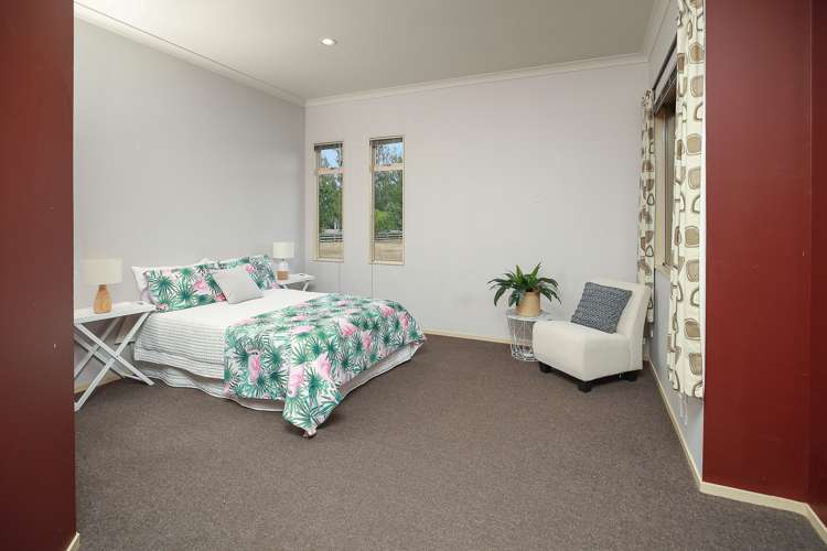 130 Holmwood Drive Ngahinapouri_16