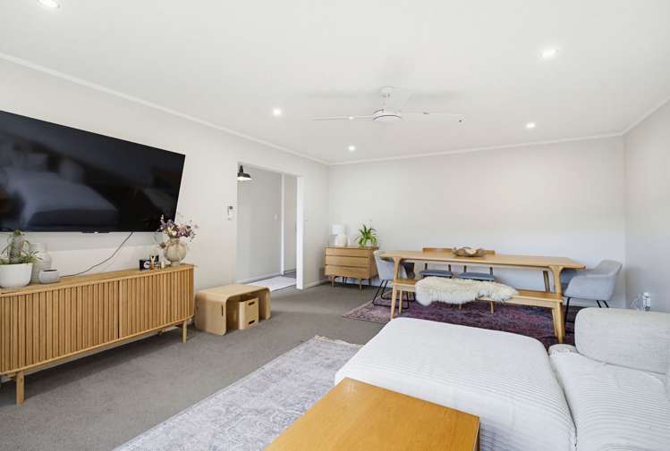 352 Main Sh25 Road Tairua_13