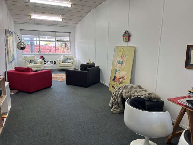 7, 1-9 Clive Square West Napier Cbd_3