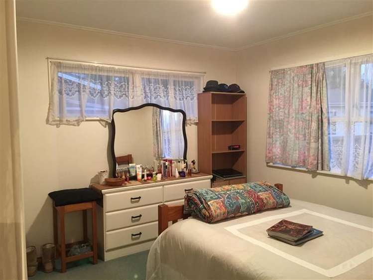 31 Mackenzie Street Te Atatu South_2