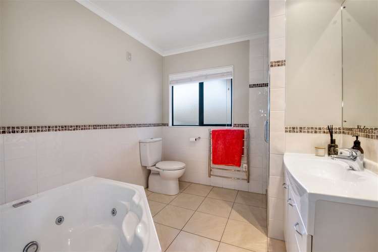 108 Vipond Road Stanmore Bay_18