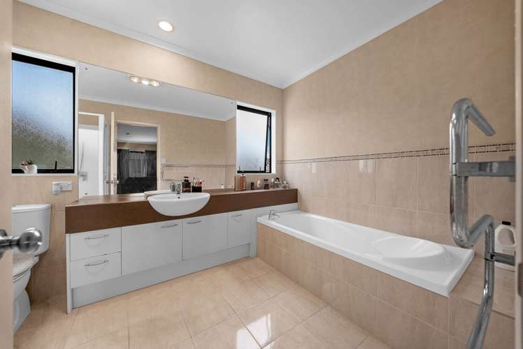 12 Tinturn Place Flat Bush_17