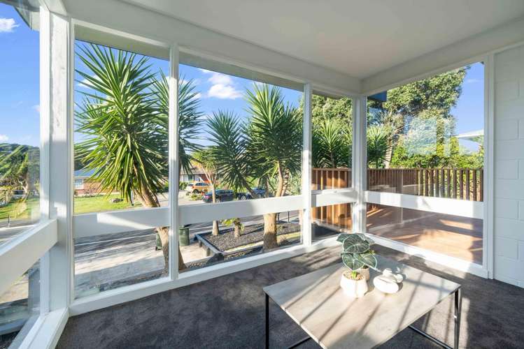 21 Lawrence Crescent Hill Park_14