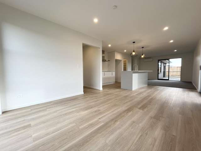 11 Silvergrass Way 11103_1