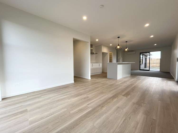 11 Silvergrass Way 11103_1