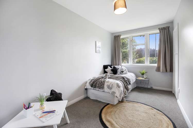 15 Avro Crescent Hornby_8