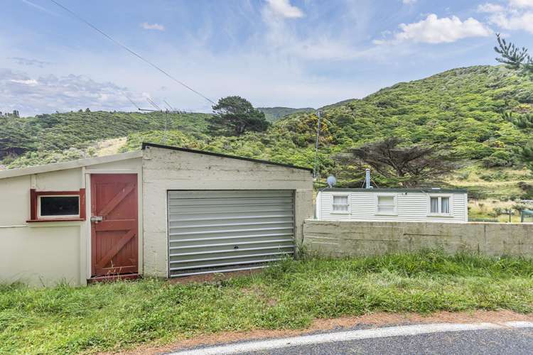 509 South Makara Road Makara_14