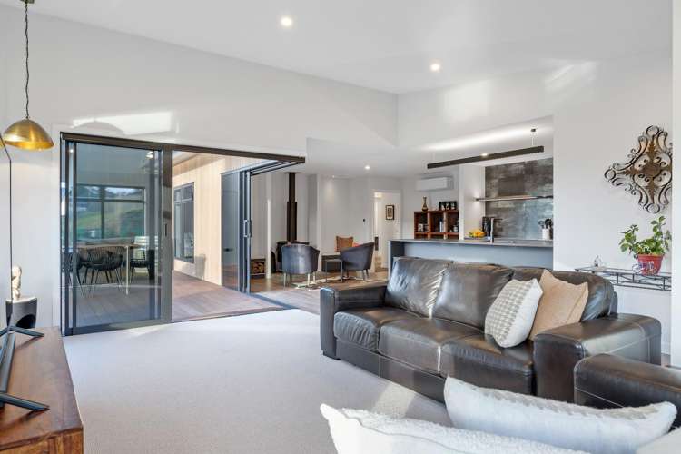 64 Les Wakefield Road_2