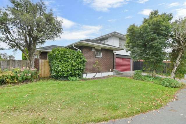 7 Apsley Drive Russley_1