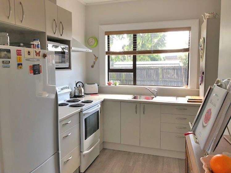 335 Breezes Road Aranui_7