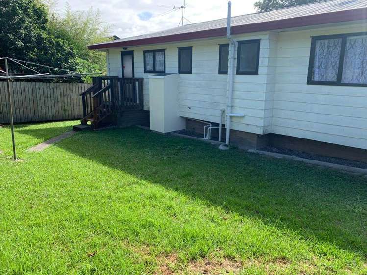 24A Netherlands Avenue Kelston_8
