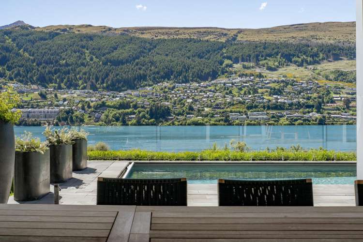 363 Peninsula Road Kelvin Heights_26