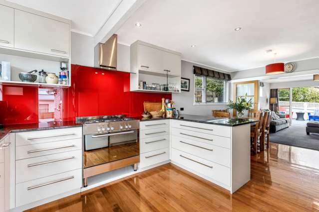 Family home with all day sun