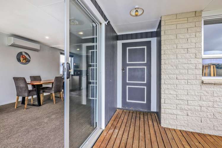 2 Murdoch Place Raureka_6