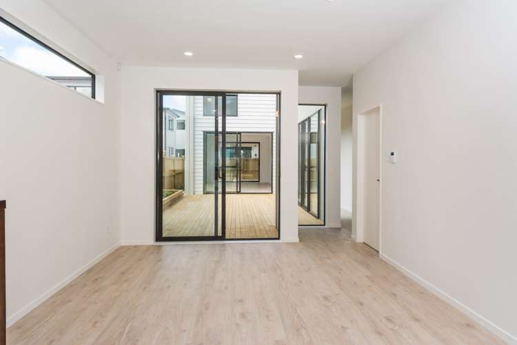 7 Pihoihoi Place Hobsonville_5