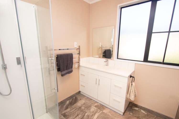 16 Mcgrath Road Elgin_21