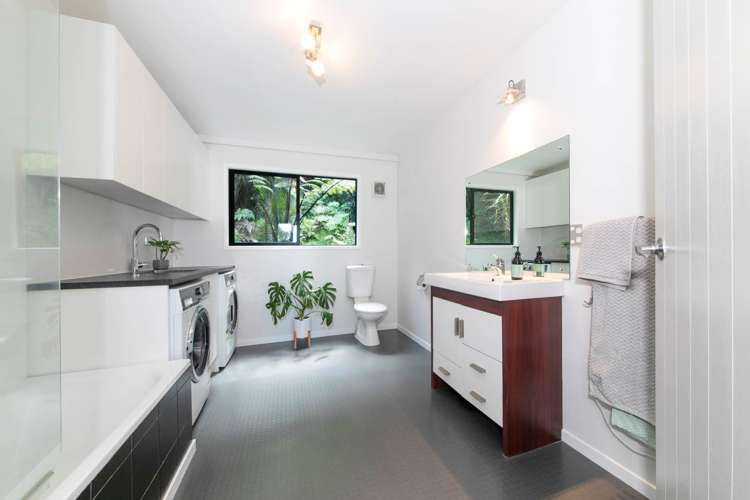 167 Woodlands Park Road Titirangi_13