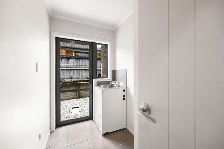 10 Farleigh Close Huntington_24