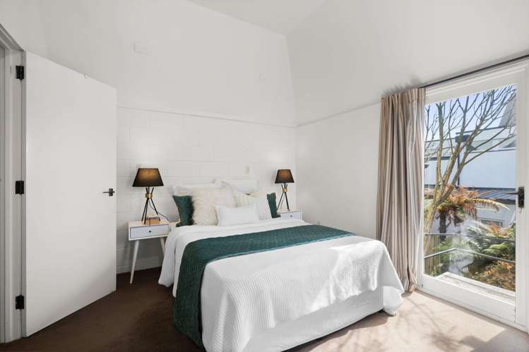 8/30 Clissold Street Merivale_10