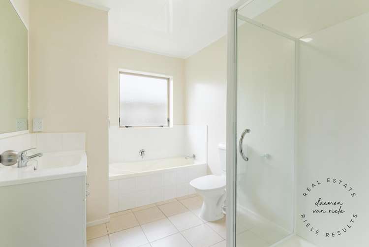 7 Mark Edgar Place Clendon Park_5