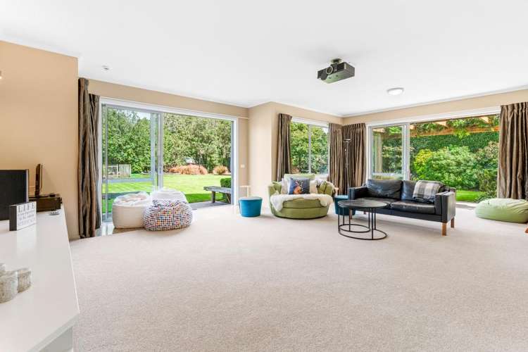 2 Railway Lane Outram_24