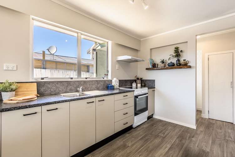 2 Robert Mckeen Street Otaki Beach_10