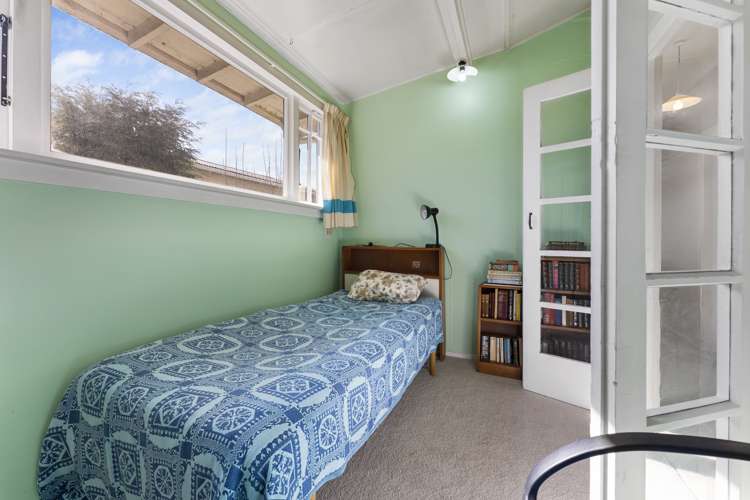 20 Ngaio Street West End_15