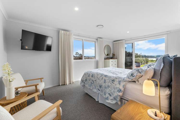 32 OMAHURU ROAD  "Kahawai Point" Glenbrook_27