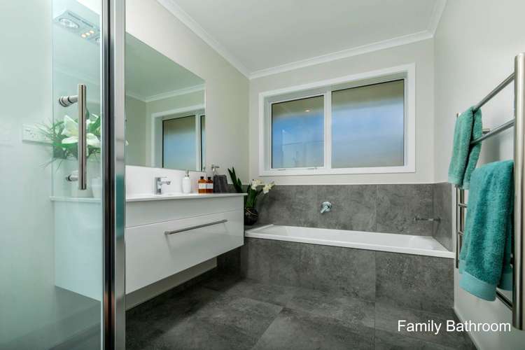 4 Colonial Drive Silverdale_12