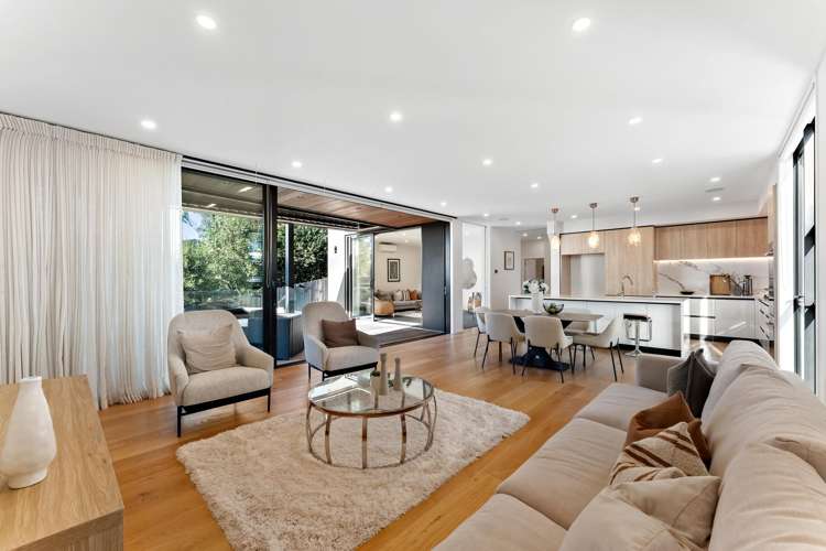 8C William Souter Street Forrest Hill_12