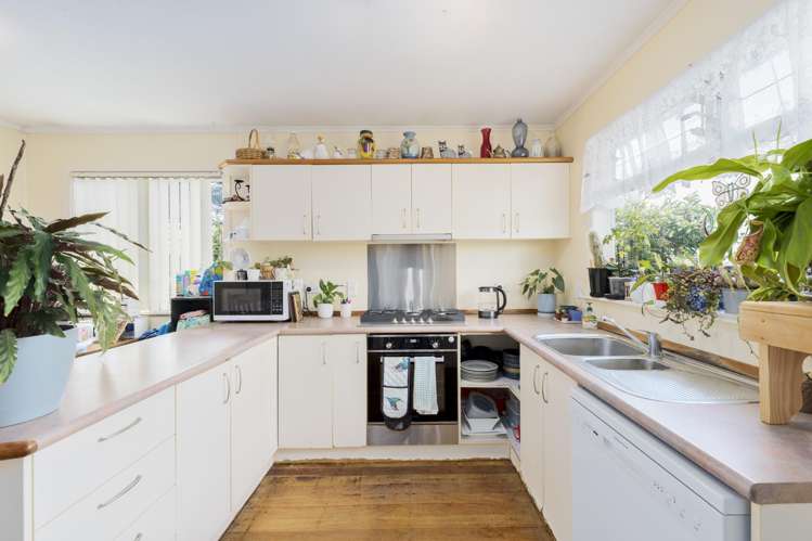 58 Chorley Avenue Massey_3