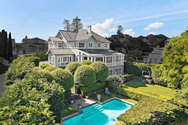 Spacious Family Home - Private, North Facing DGZ