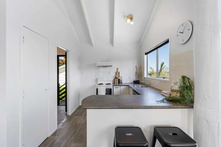 1/6 Oruamo Place Beach Haven_7