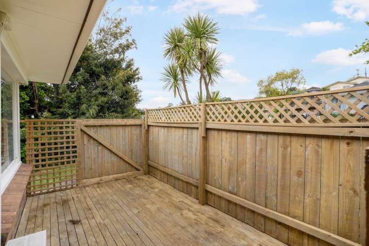 1/13 Ayton Drive Totara Vale_10