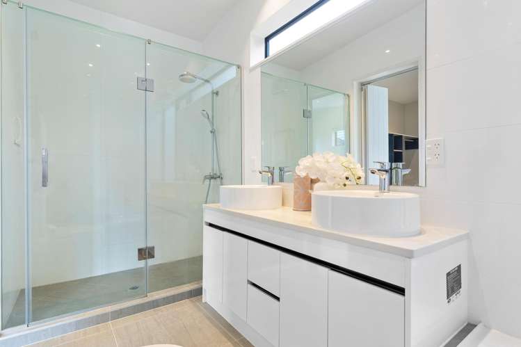 36 Matahae Drive Flat Bush_10