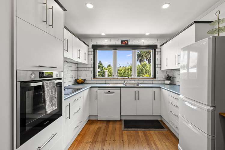 16 James Street Raglan_11