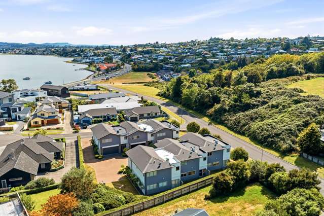 2/17 Tremaine Avenue Two Mile Bay_2