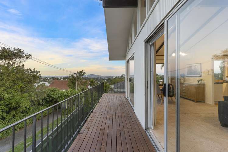 2/253 Glenfield Road Hillcrest_16