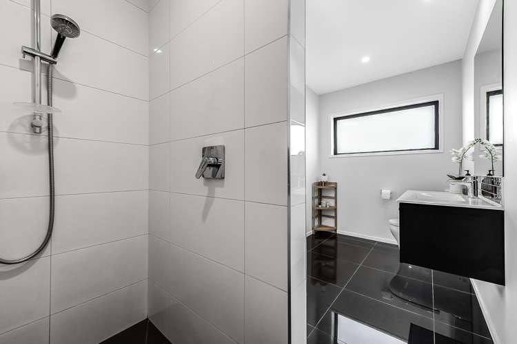 38 Probert Crescent Chartwell_16