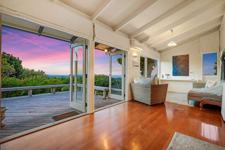 858 West Coast Road Waiatarua_7