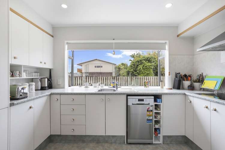 2/5 Kaumatua Place Te Atatu Peninsula_6