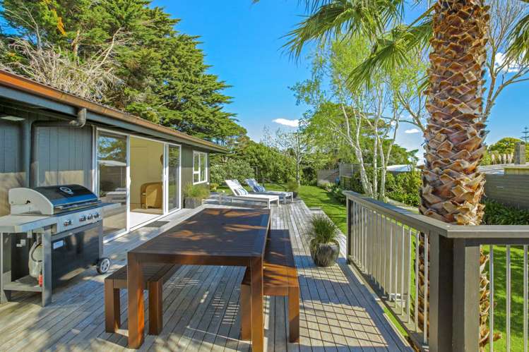 20 Queens Drive Oneroa_11