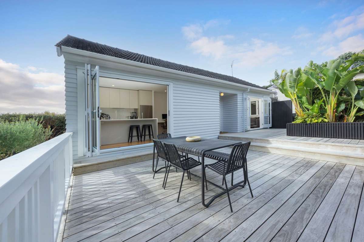2/187 Titirangi Road_0
