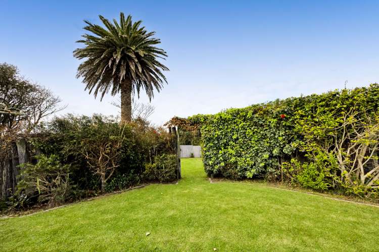 63 Longfellow Road Opunake_17