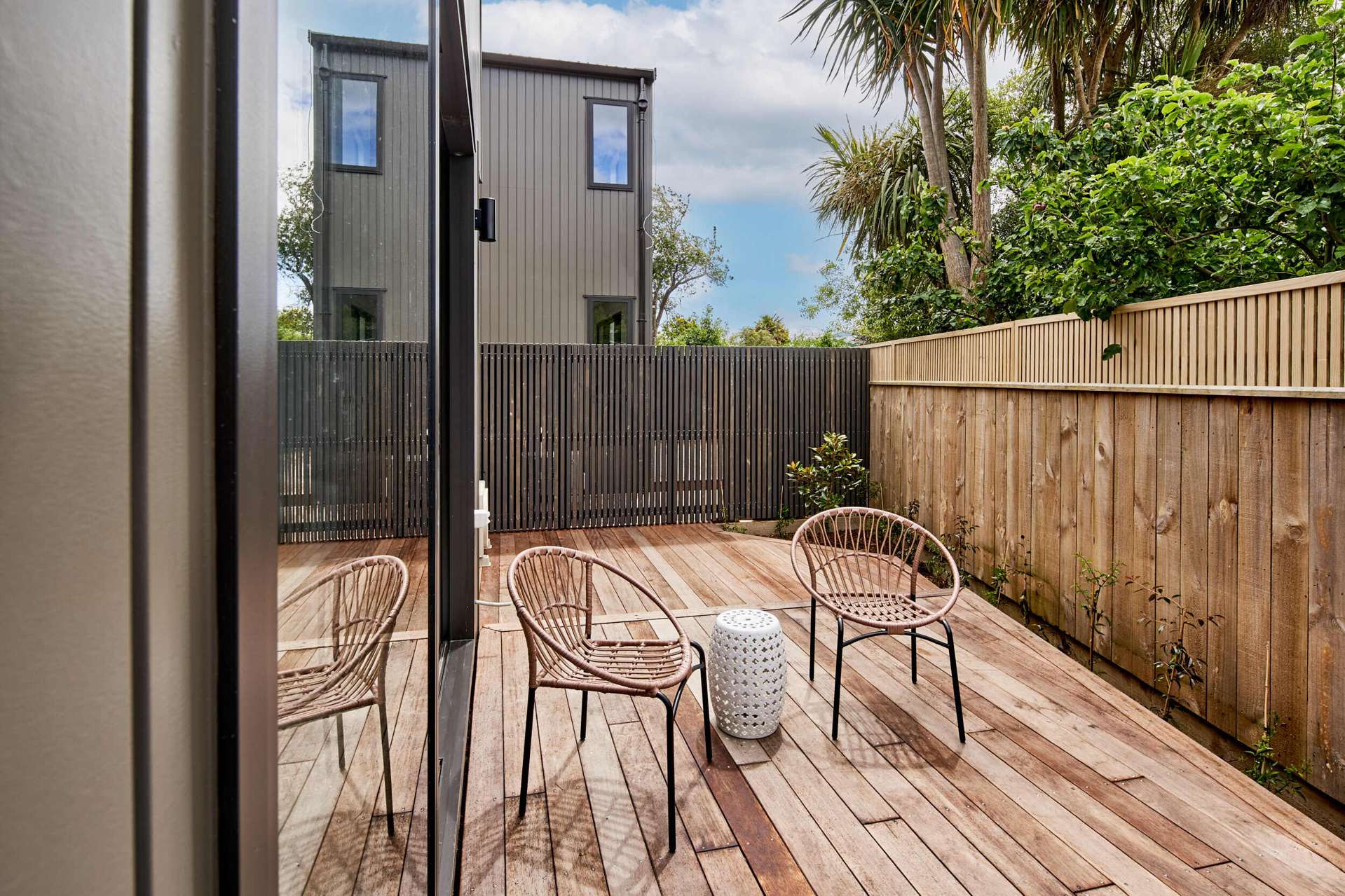 8/323-325 Riverside Drive | Waterloo | Lower Hutt City | Houses for ...