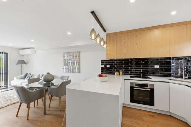 2/19 Trias Road Totara Vale_4