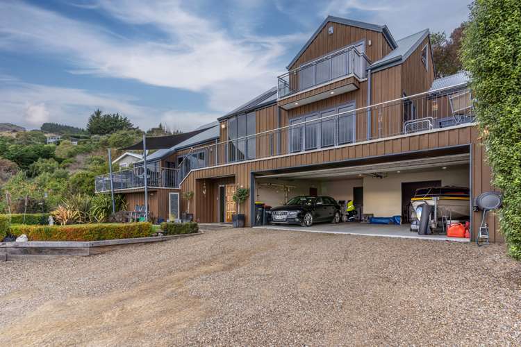 462 Marine Drive Charteris Bay_13