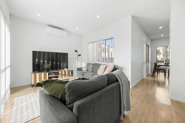 6 Faithful Drive Drury_2